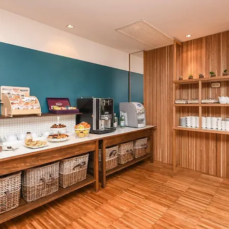 Hotel City Hotel 3*