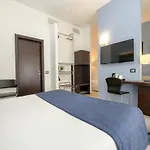 シティ ホテル 3*