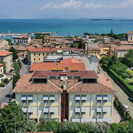 Hotel City Ντεζεντσάνο ντελ Γκάρντα