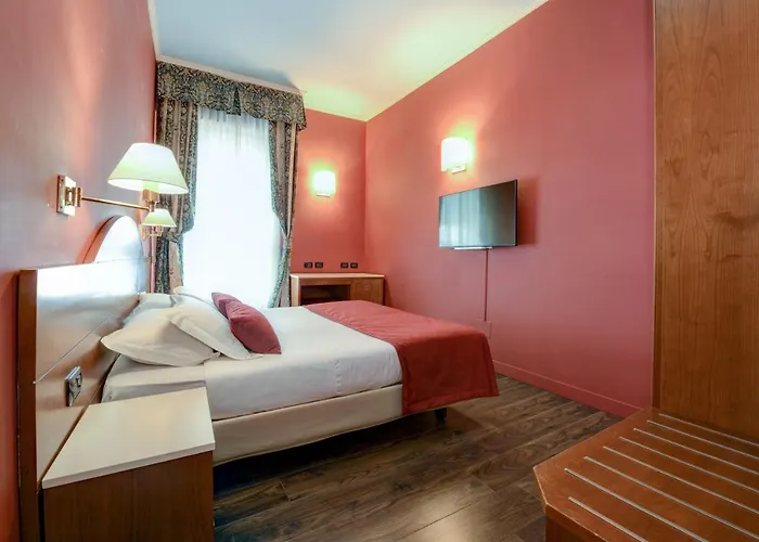 Hotel City Ξενοδοχείο Ντεζεντσάνο ντελ Γκάρντα
