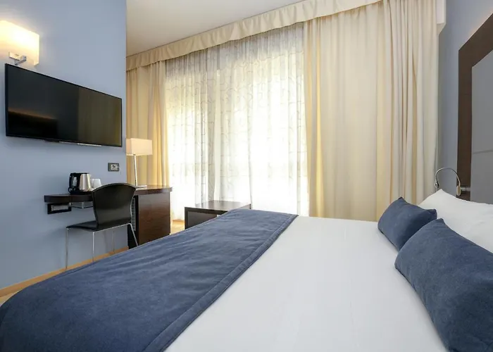 Hotel City 3* Ντεζεντσάνο ντελ Γκάρντα