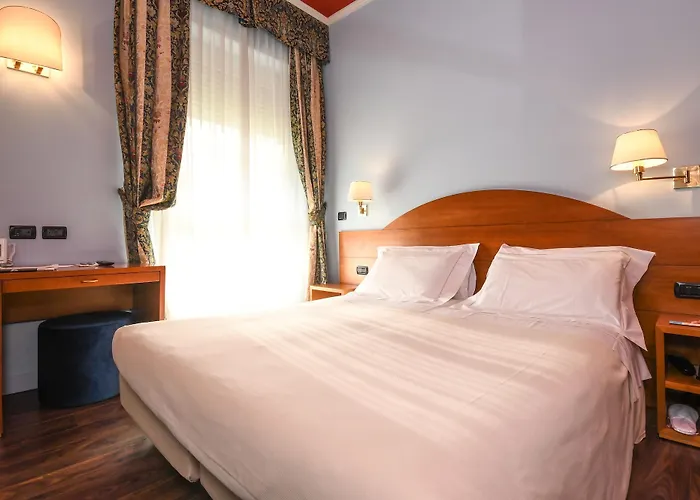 Ξενοδοχείο Hotel City Ντεζεντσάνο ντελ Γκάρντα