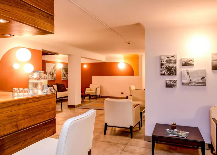 Hotel City 3* Ντεζεντσάνο ντελ Γκάρντα