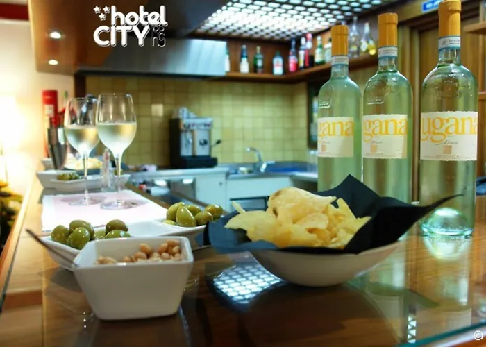Ξενοδοχείο Hotel City Ντεζεντσάνο ντελ Γκάρντα